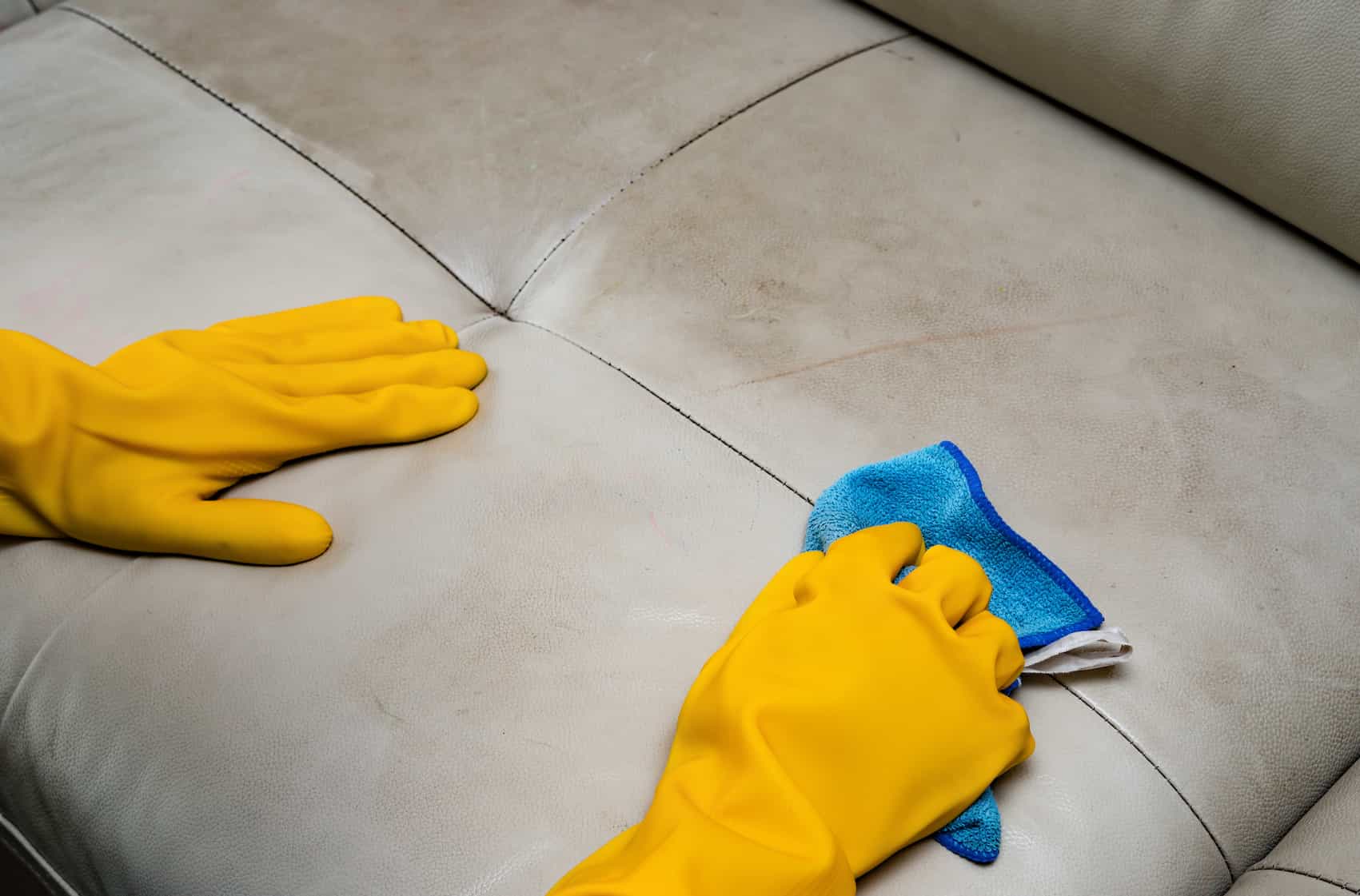 Découvrez les services de nettoyage de divan par Nettoyage Impérial