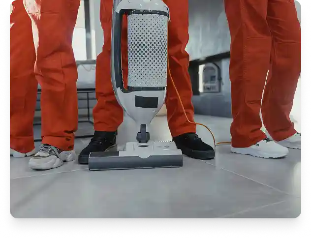 professional-cleaning-team-desktop-image